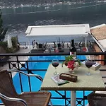 Stella 's Sea Front